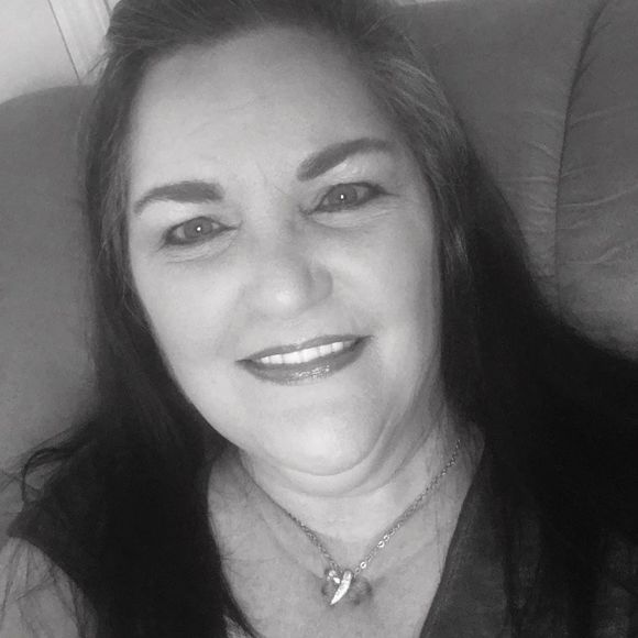 Meet your Posher, Sheila - Picture 1 of 1